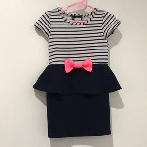 4t Dress Very cute 95% polyester 5% spandex